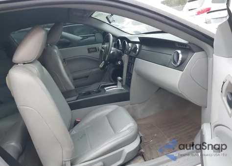 2005 Ford Mustang V6 Deluxe/V6 Premium из США, поврежденный, VIN 1ZVFT80N955159117